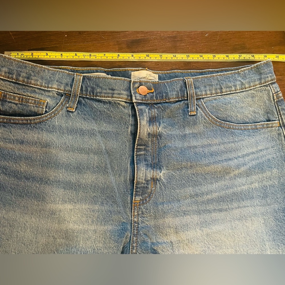 Highest Rise Jean Shorts - Picture 3 of 5